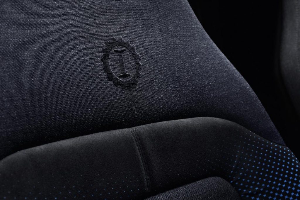 hd-paris_2016_bmw_i3_et_i8_garage_italia_crossfade_1-15