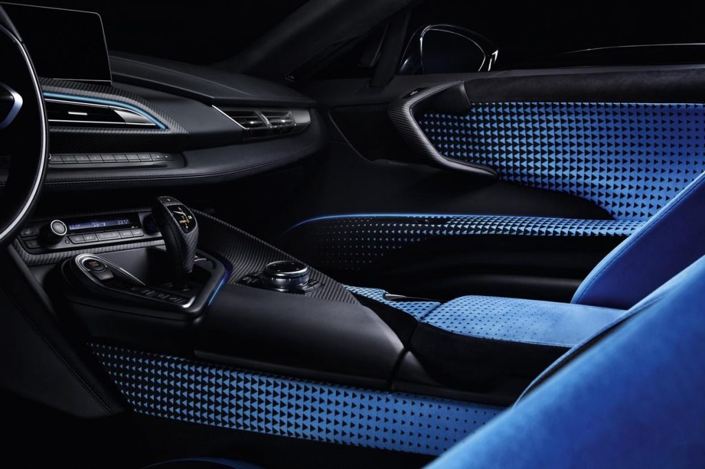 hd-paris_2016_bmw_i3_et_i8_garage_italia_crossfade_1-7