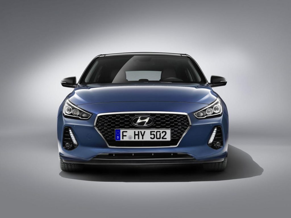 hd-paris_2016_hyundai_i30_1-5