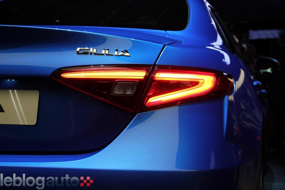 hd-paris_2016_live_alfa_romeo_giulia_veloce_1-8