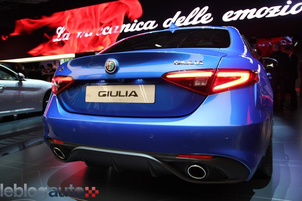 hd-paris_2016_live_alfa_romeo_giulia_veloce_1-9