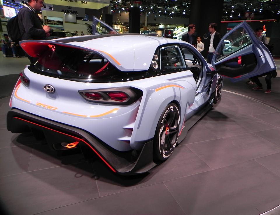 hd-paris_2016_live_hyundai_n_concept_rn30_1-7