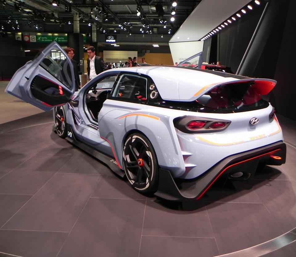 hd-paris_2016_live_hyundai_n_concept_rn30_1-9