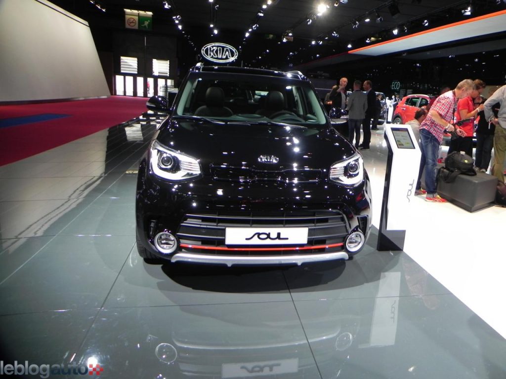 hd-paris_2016_live_kia_soul_1