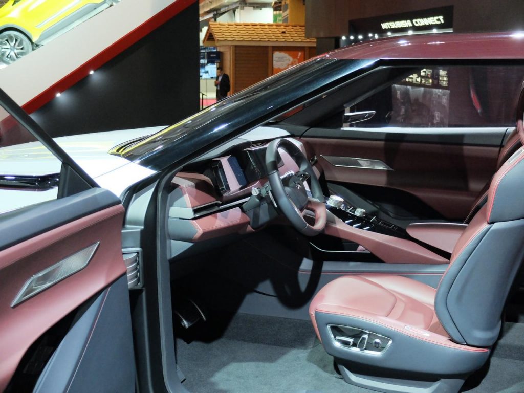 hd-paris_2016_live_mitsubishi_gt_phev_concept_1