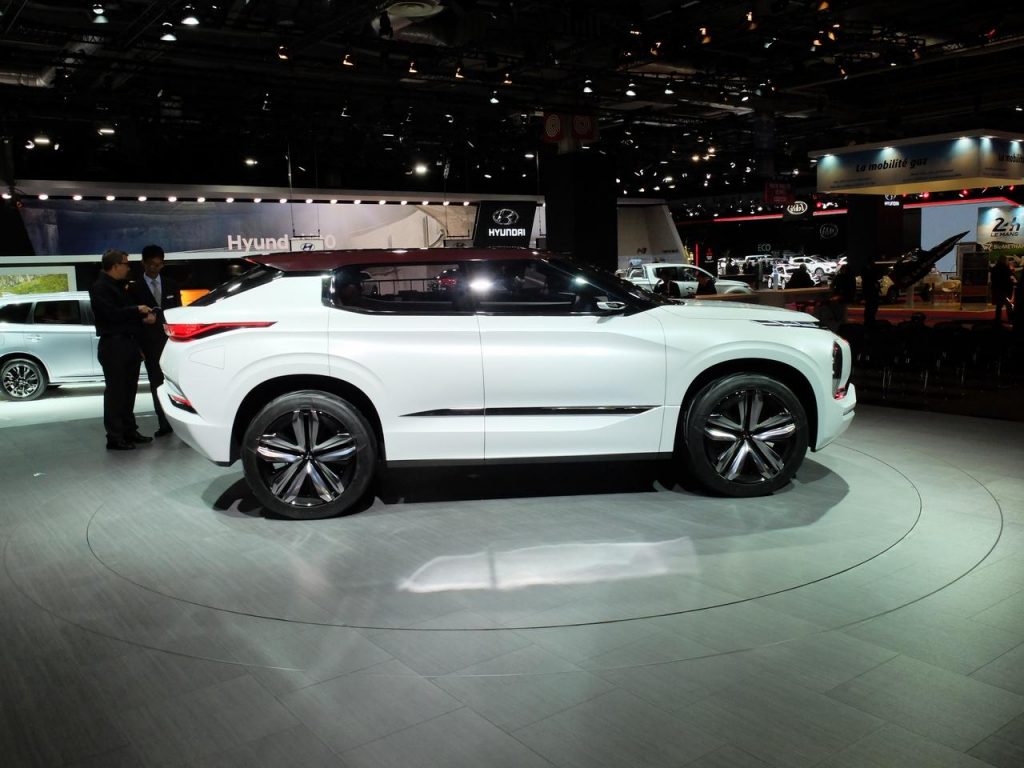 hd-paris_2016_live_mitsubishi_gt_phev_concept_1-3