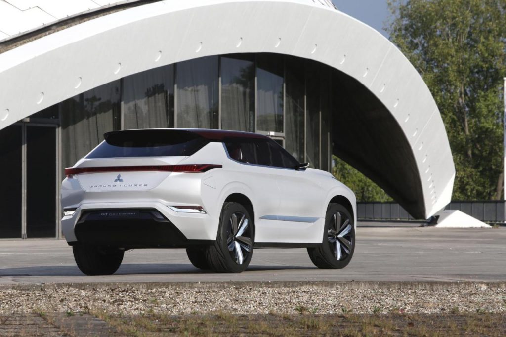 hd-paris_2016_live_mitsubishi_gt_phev_concept_2