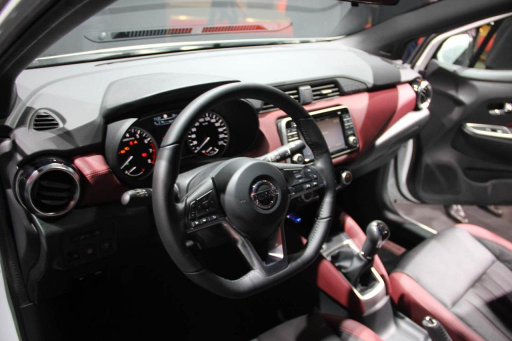 hd-paris_2016_live_nissan_micra_1-40