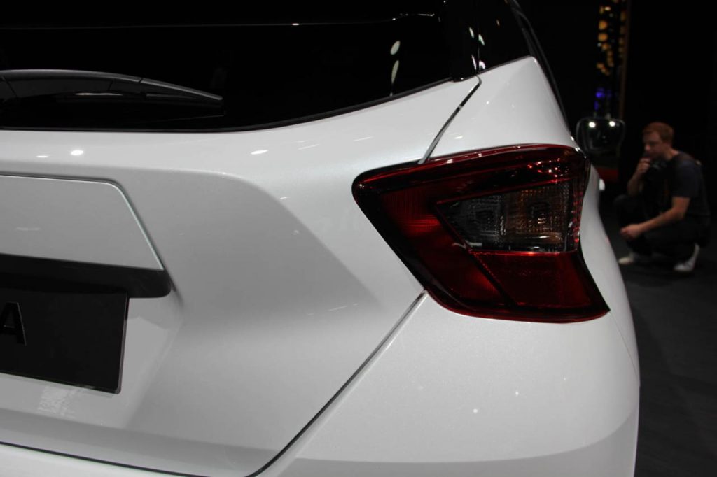 hd-paris_2016_live_nissan_micra_1-47