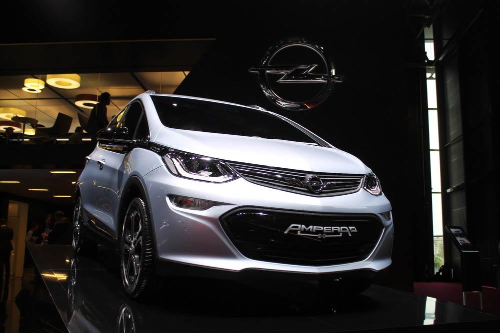 hd-paris_2016_live_opel_ampera_e_1-4