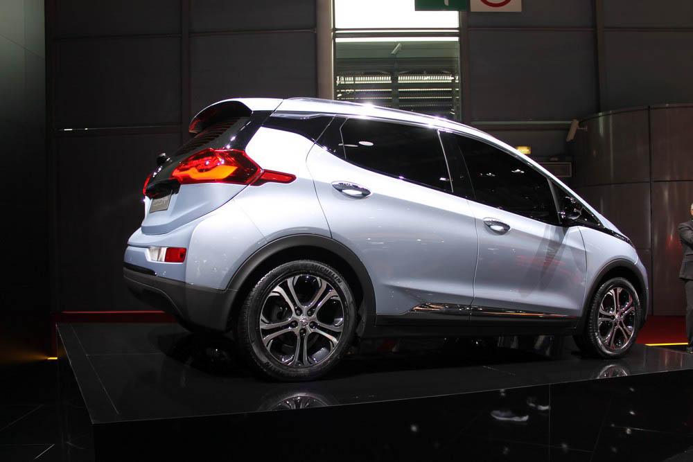 hd-paris_2016_live_opel_ampera_e_1