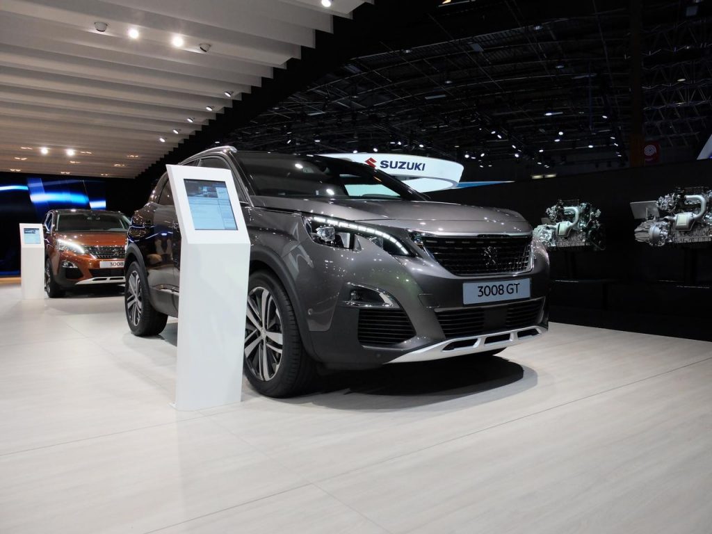 hd-paris_2016_live_peugeot_3008_1-1