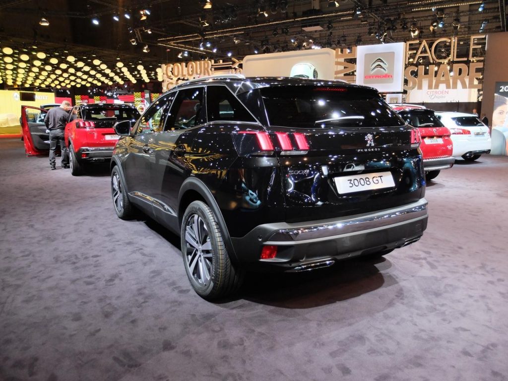 hd-paris_2016_live_peugeot_3008_1-5