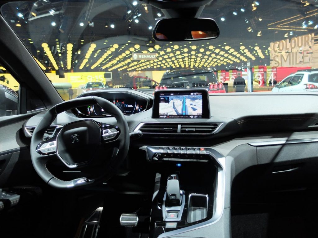 hd-paris_2016_live_peugeot_3008_1-7