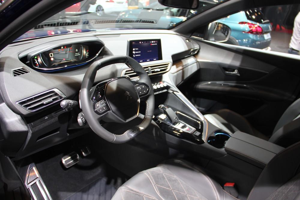 hd-paris_2016_live_peugeot_3008_gt_1-5