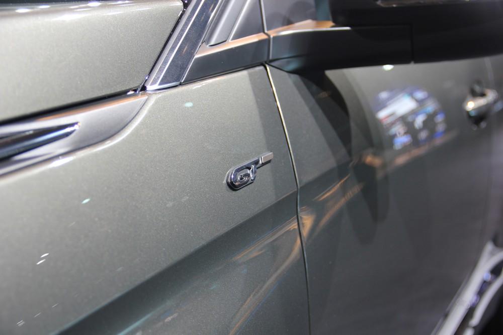 hd-paris_2016_live_peugeot_3008_gt_1-7