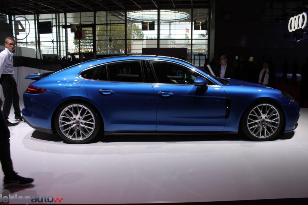 hd-paris_2016_live_porsche_panamera_1