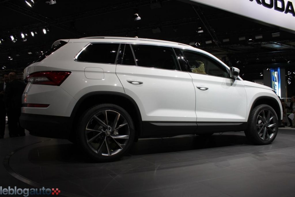 hd-paris_2016_live_skoda_kodiaq_1-10