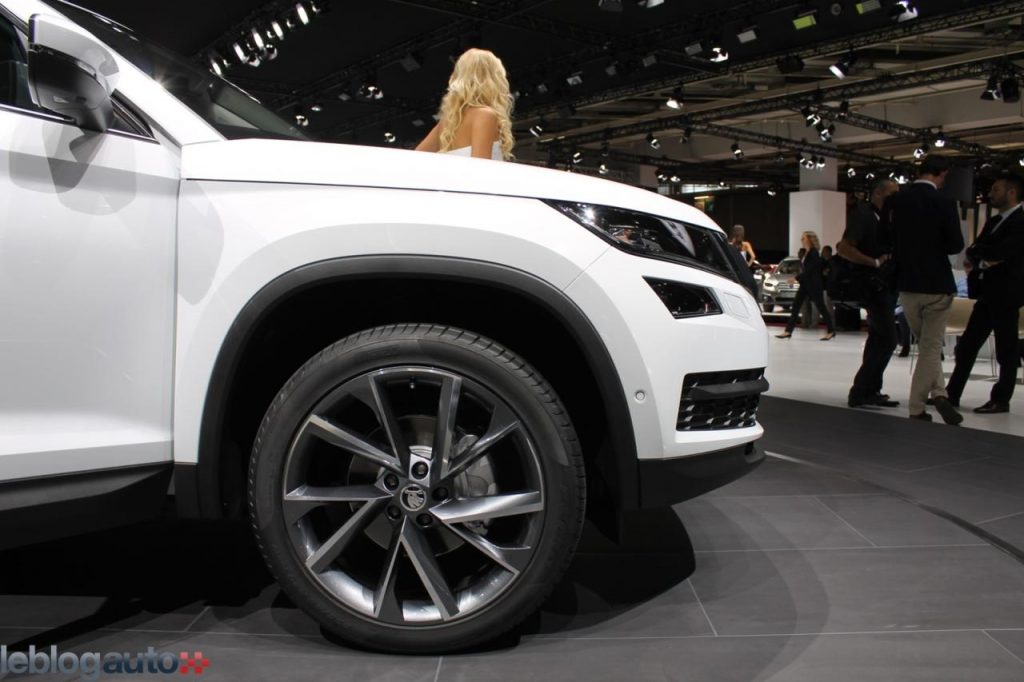 hd-paris_2016_live_skoda_kodiaq_1-11