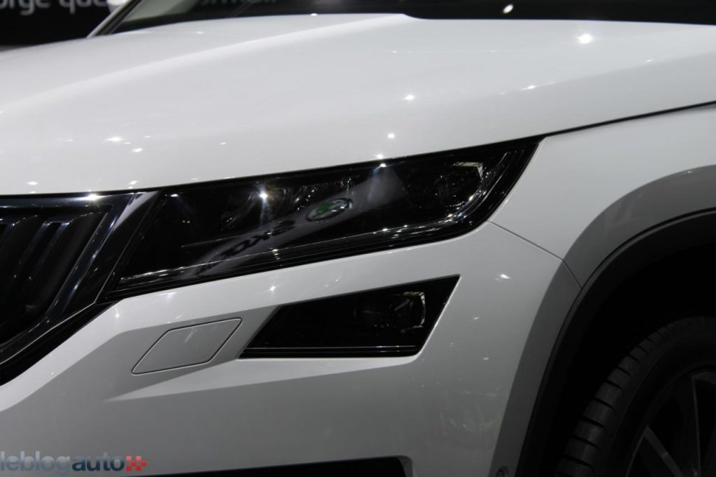 hd-paris_2016_live_skoda_kodiaq_1-2