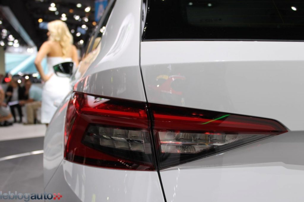 hd-paris_2016_live_skoda_kodiaq_1-8