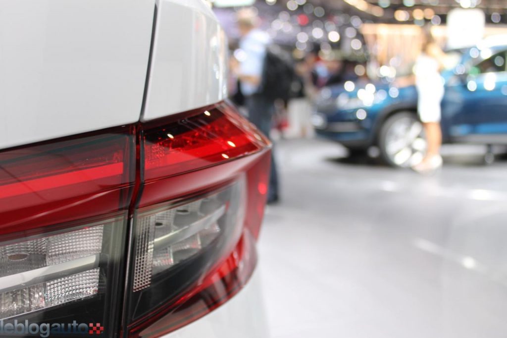 hd-paris_2016_live_skoda_kodiaq_1-9