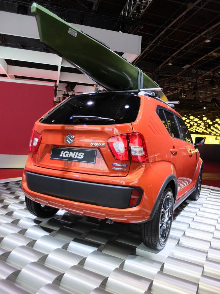 hd-paris_2016_live_suzuki_ignis_1-2