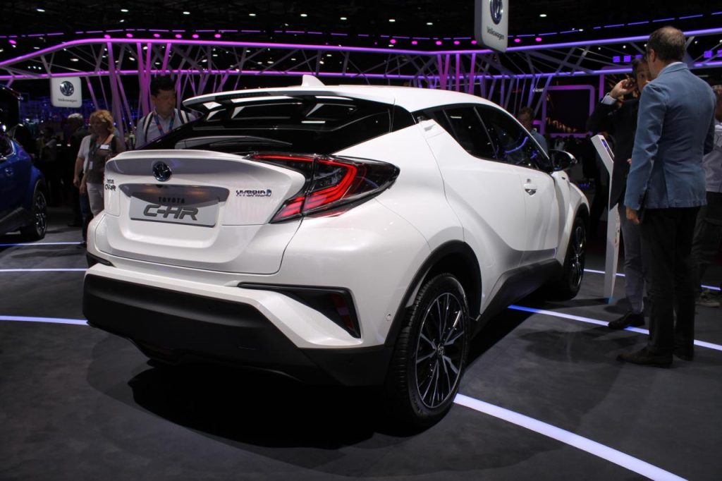 hd-paris_2016_live_toyota_c_hr_1-1