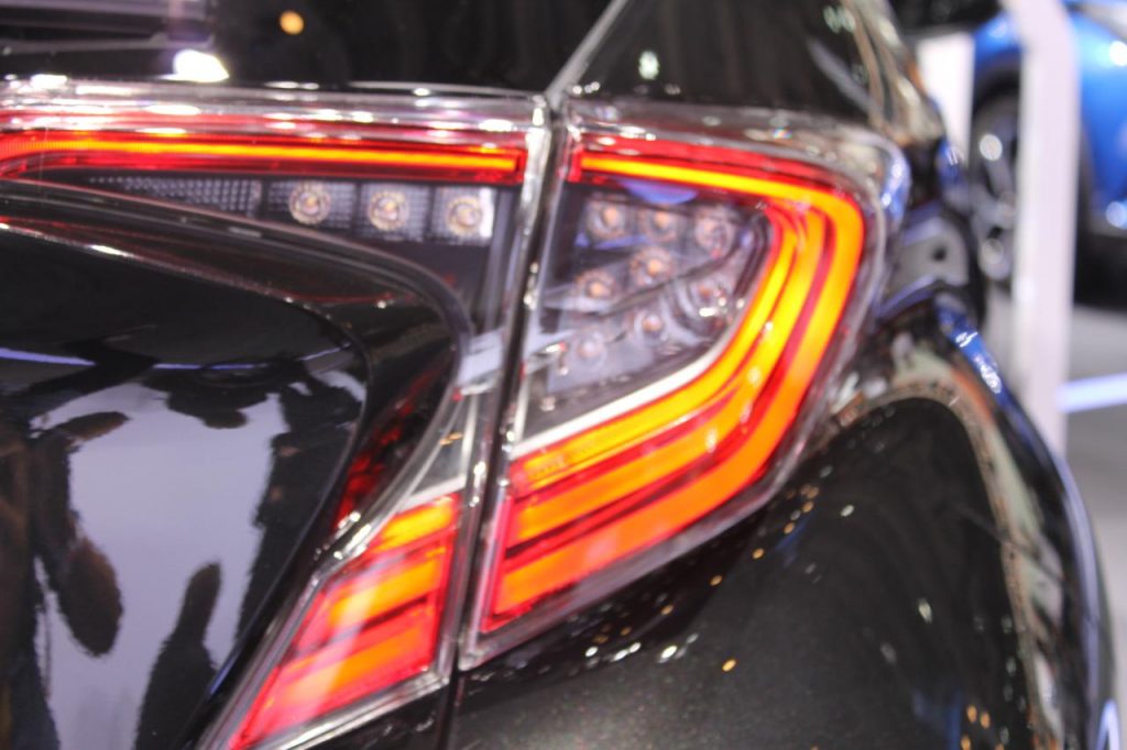 hd-paris_2016_live_toyota_c_hr_1-10