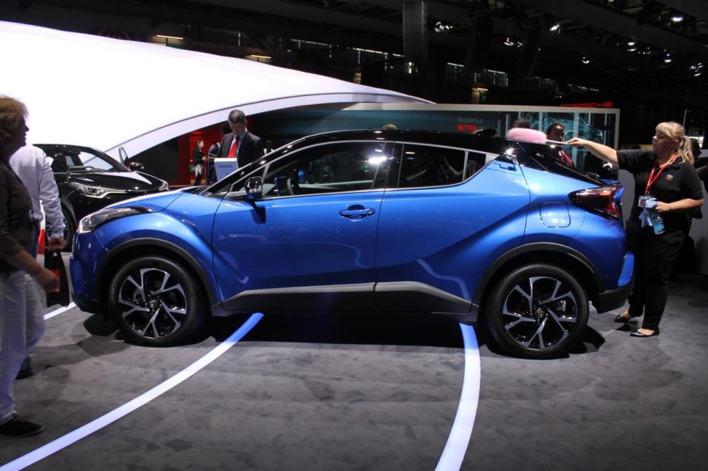 hd-paris_2016_live_toyota_c_hr_1