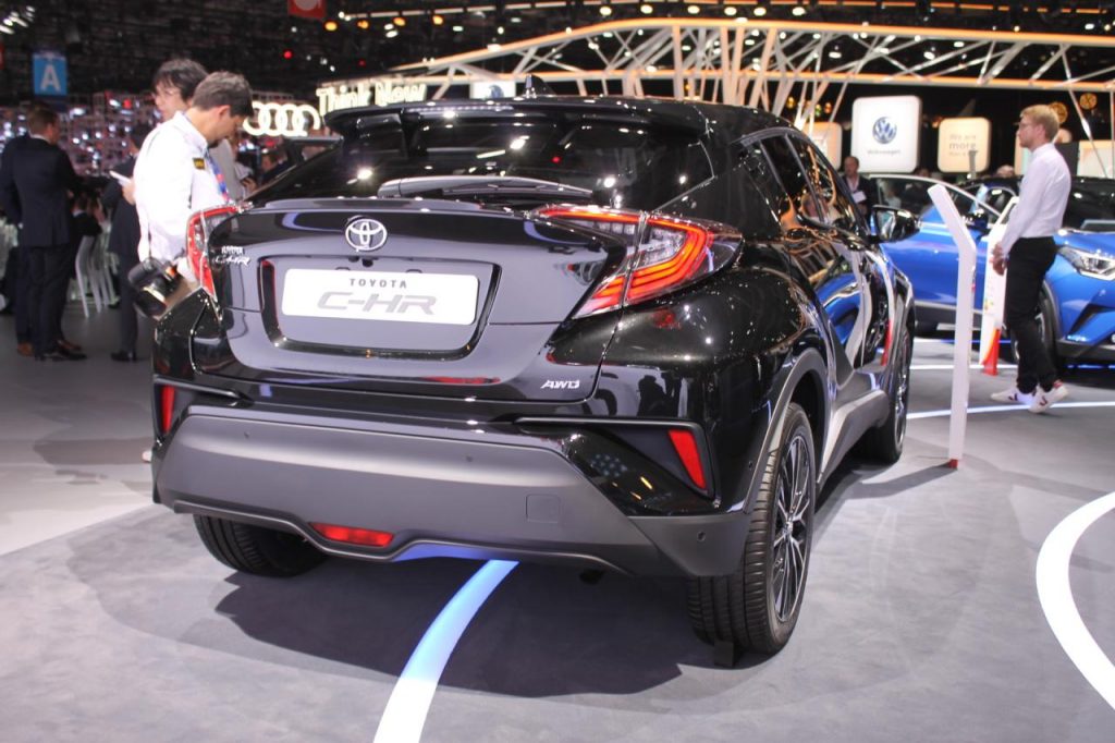 hd-paris_2016_live_toyota_c_hr_1-11