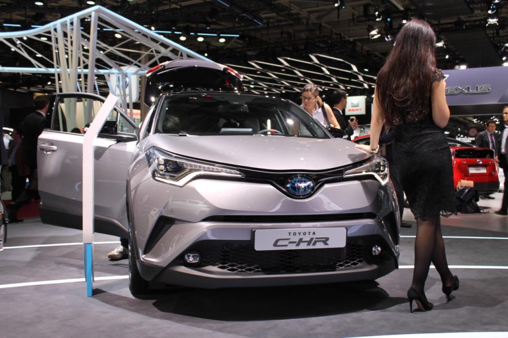 hd-paris_2016_live_toyota_c_hr_1-2