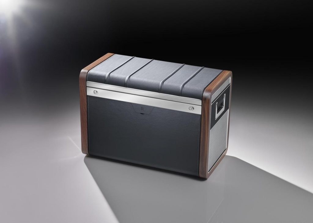 hd-pebble_beach_2016_un_panier_pique_nique_pour_la_phantom_zenith_collection_1