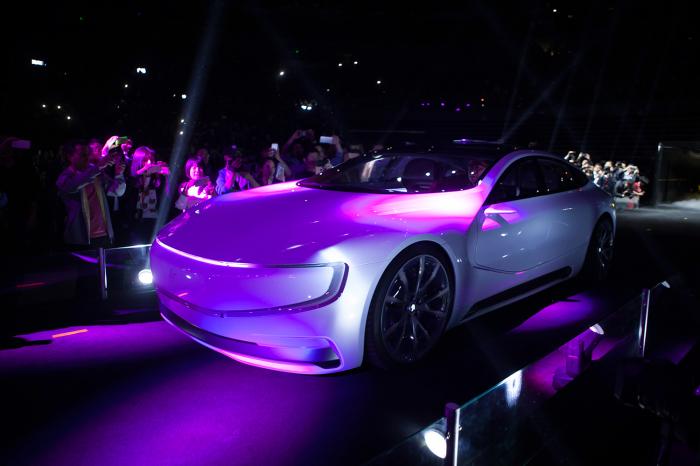 hd-pkin_2016_la_berline_lectrique_lesee_1-3