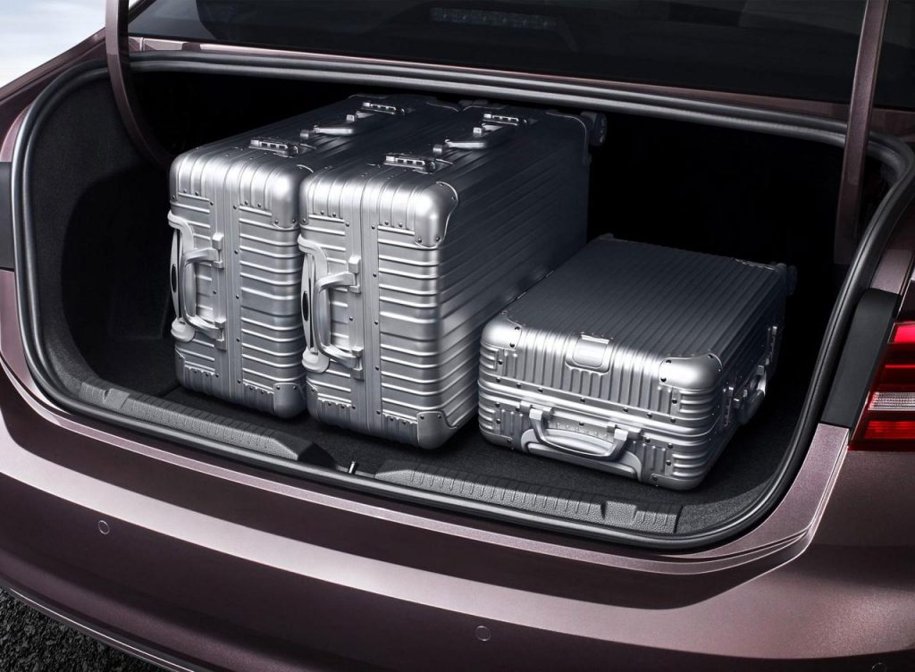 hd-pkin_2018_volkswagen_lavida_plus_1