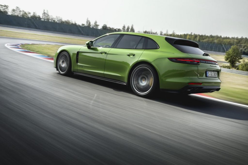 hd-porsche_panamera_gts_1-2