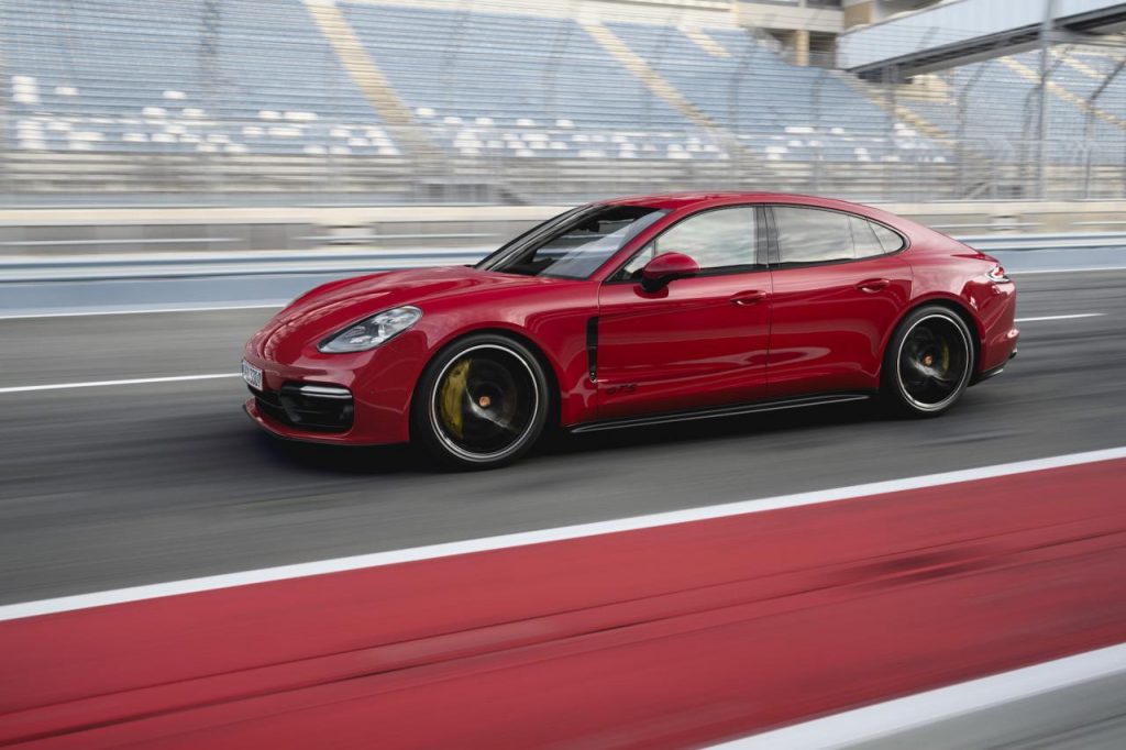 hd-porsche_panamera_gts_1-4