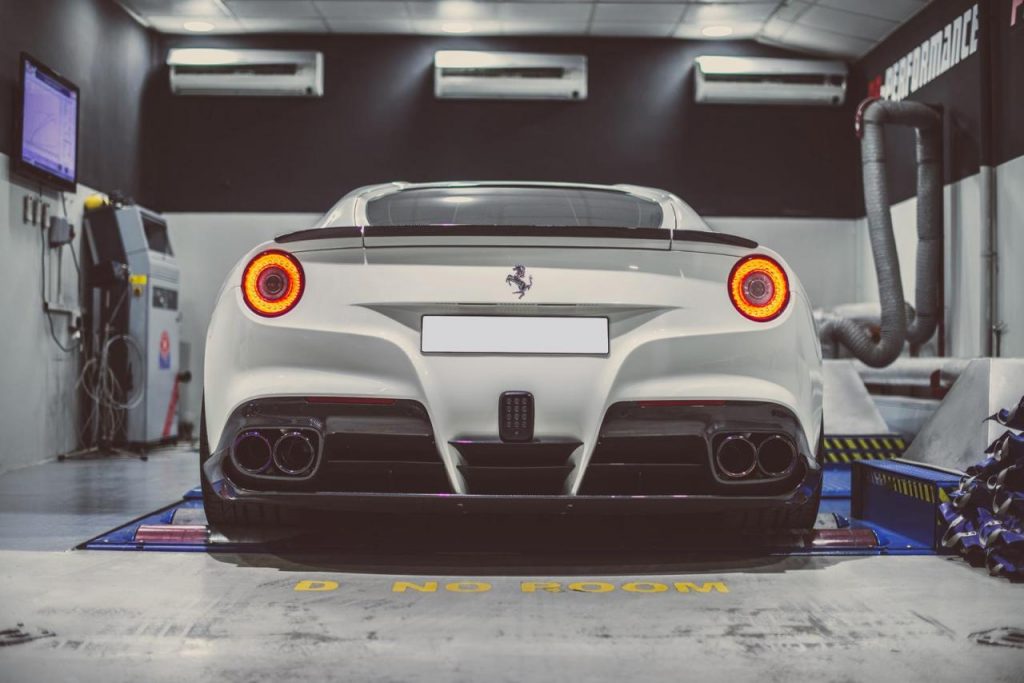 hd-pp_performance_et_la_ferrari_f12berlinetta_1-3