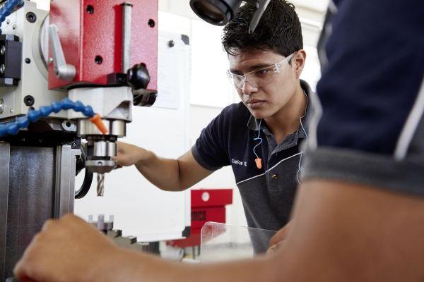 hd-premire_pierre_pour_l_usine_bmw_au_mexique_1-6