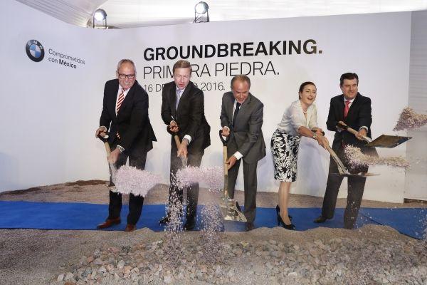 hd-premire_pierre_pour_l_usine_bmw_au_mexique_1