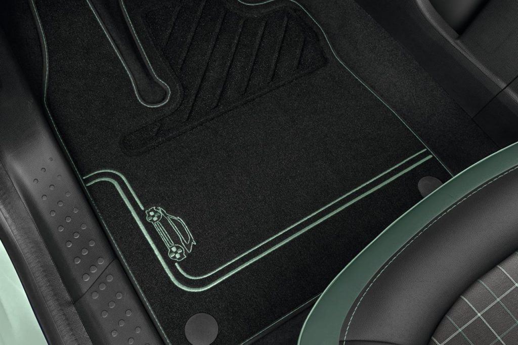 hd-renault_commercialise_la_srie_limite_twingo_la_parisienne_1