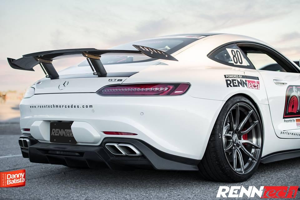 hd-renntech_et_une_mercedes_amg_gt_1-2