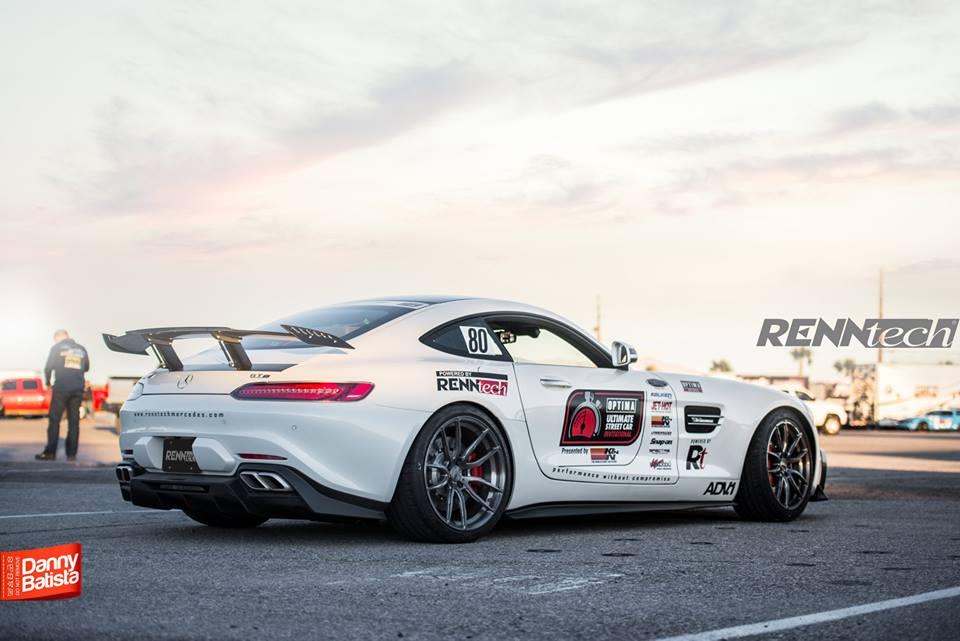 hd-renntech_et_une_mercedes_amg_gt_1-3