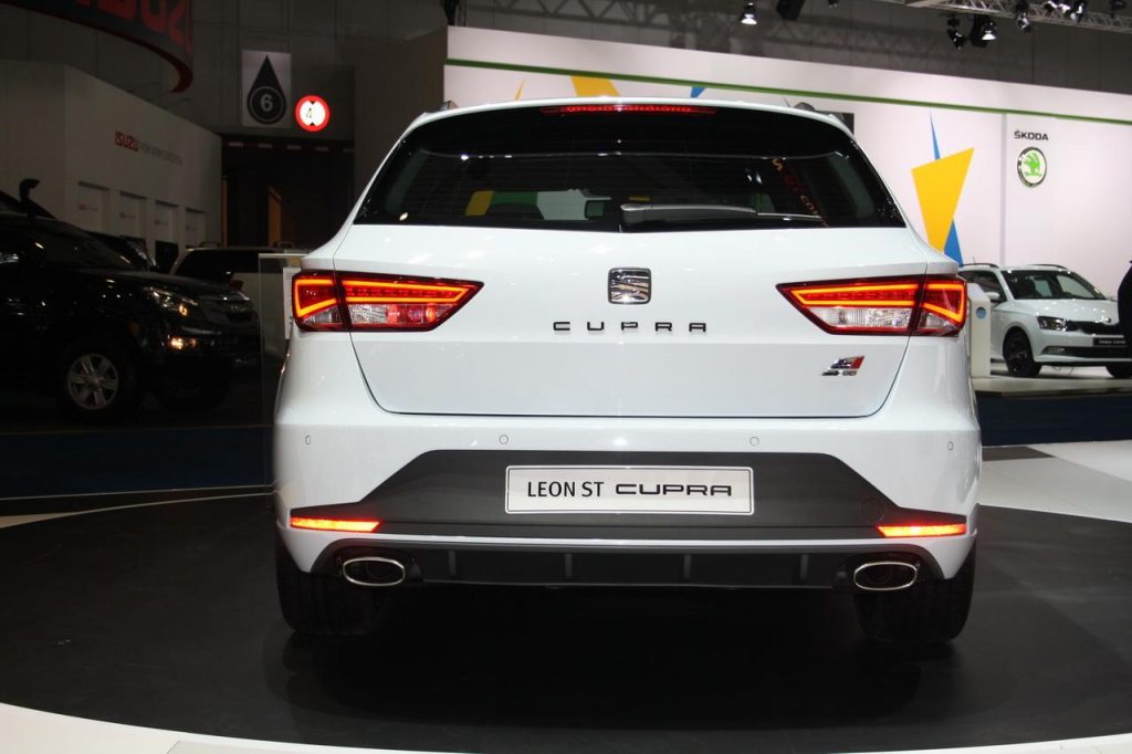 hd-salon_de_bruxelles_2015_live_seat_leon_st_cupra_1-3