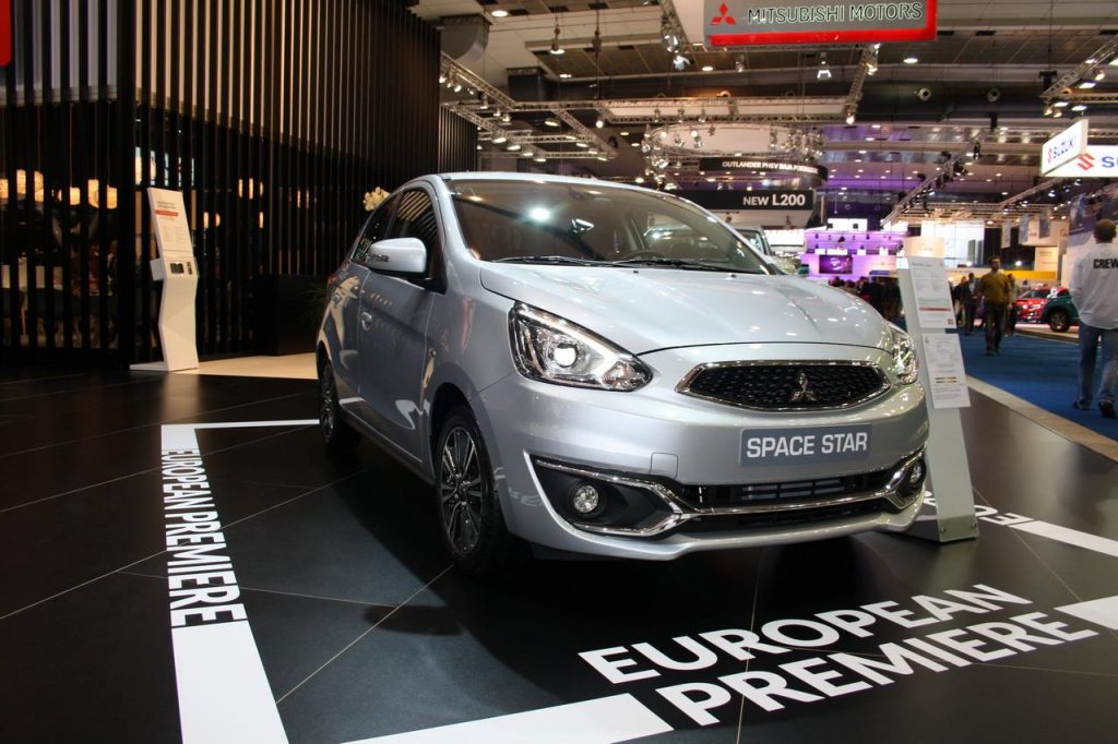hd-salon_de_bruxelles_2016_live_mitsubishi_space_star_1-1
