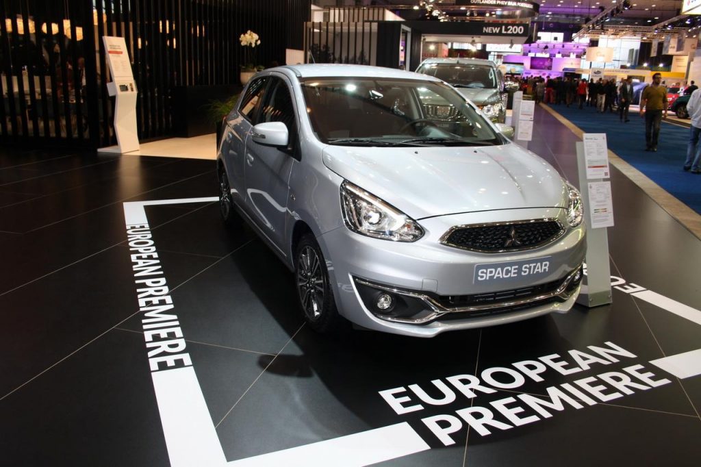 hd-salon_de_bruxelles_2016_live_mitsubishi_space_star_1-2