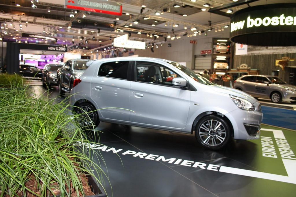 hd-salon_de_bruxelles_2016_live_mitsubishi_space_star_1-4