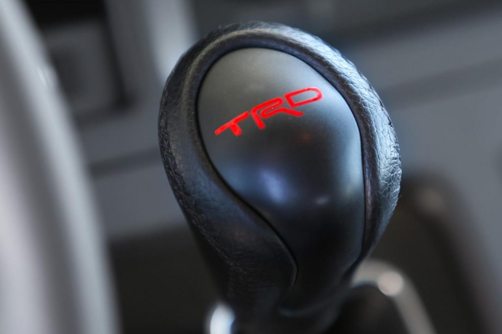 hd-sema_2015_toyota_sienna_r_tuned_concept_1-17