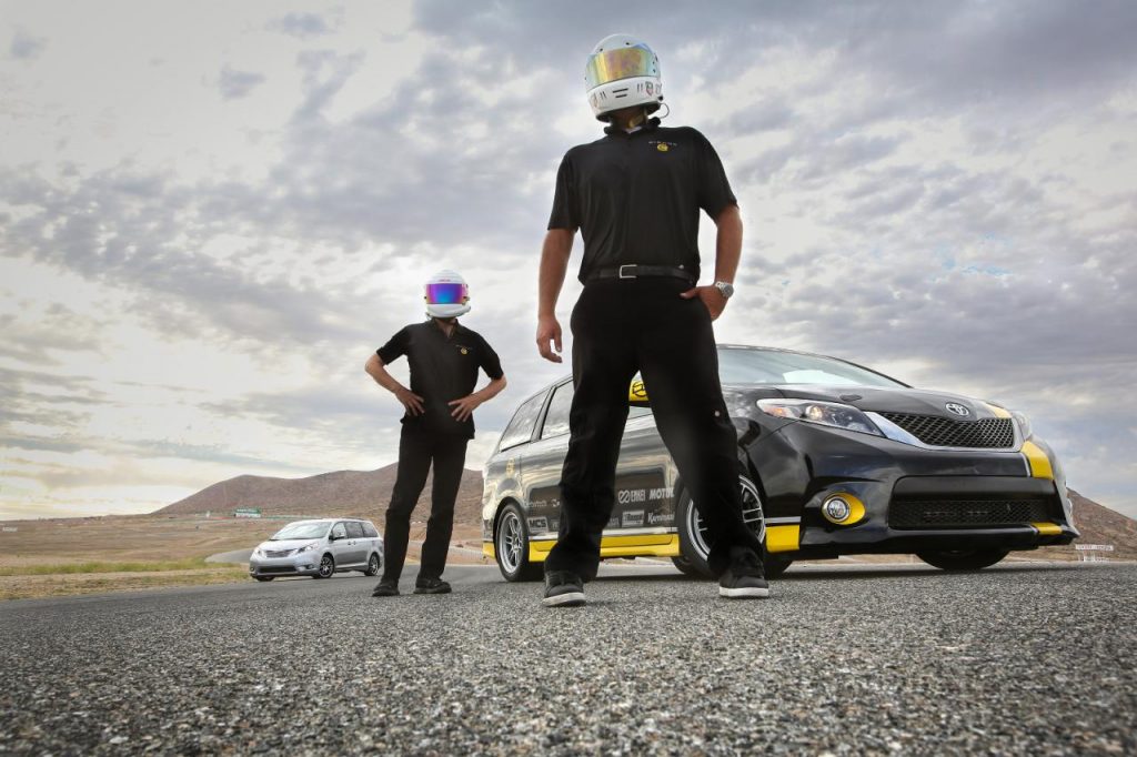 hd-sema_2015_toyota_sienna_r_tuned_concept_1-4