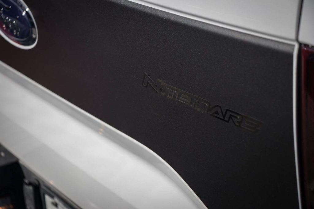 hd-sema_2016_roush_f_150_nitemare_du_brutal_1-2